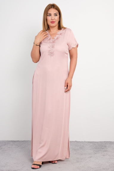 Long dress with lace neckline and short sleeves with pockets