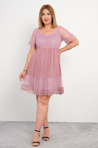 Dress with the front and cuffs embroidery