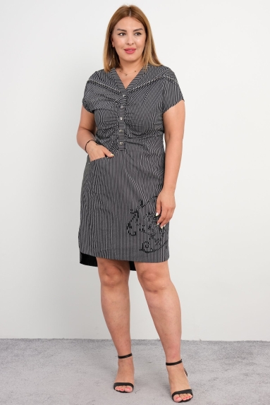 Striped dress with short sleeves and pockets